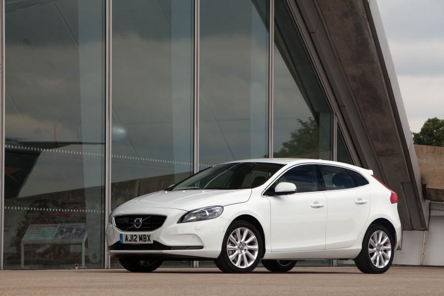  Volvo V40 2012 года  (фото 28 из 183)